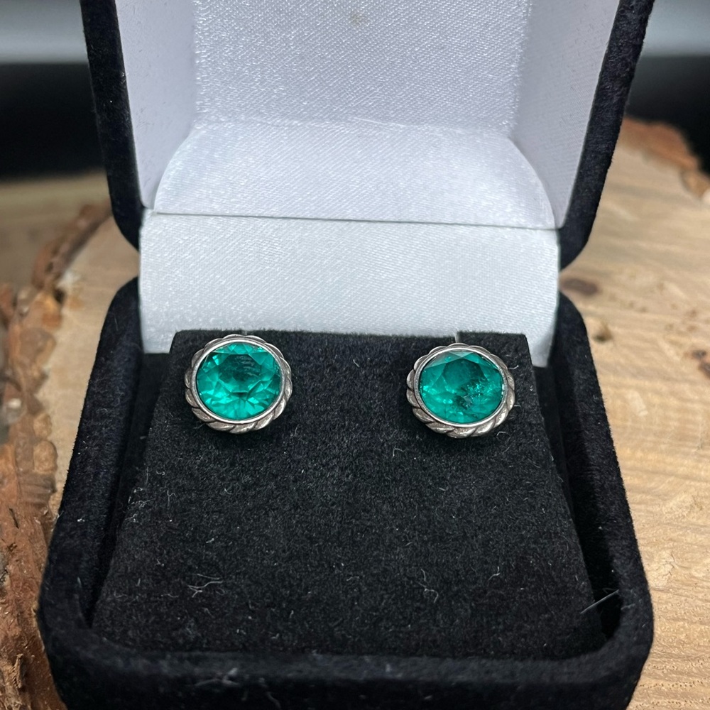 Brighton Emerald Green Stud Circle Earrings - Picture 3 of 5